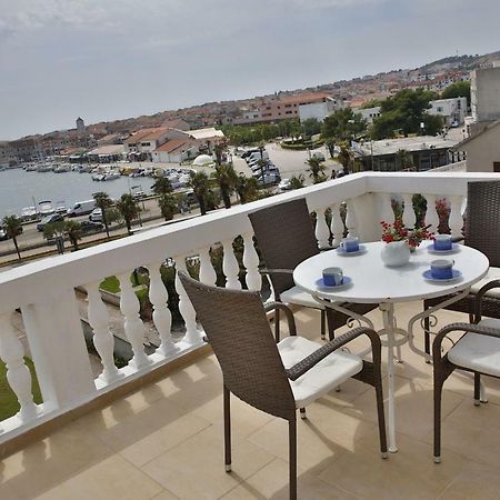 Apartment And Rooms Villa Kolonada Vodice Dış mekan fotoğraf