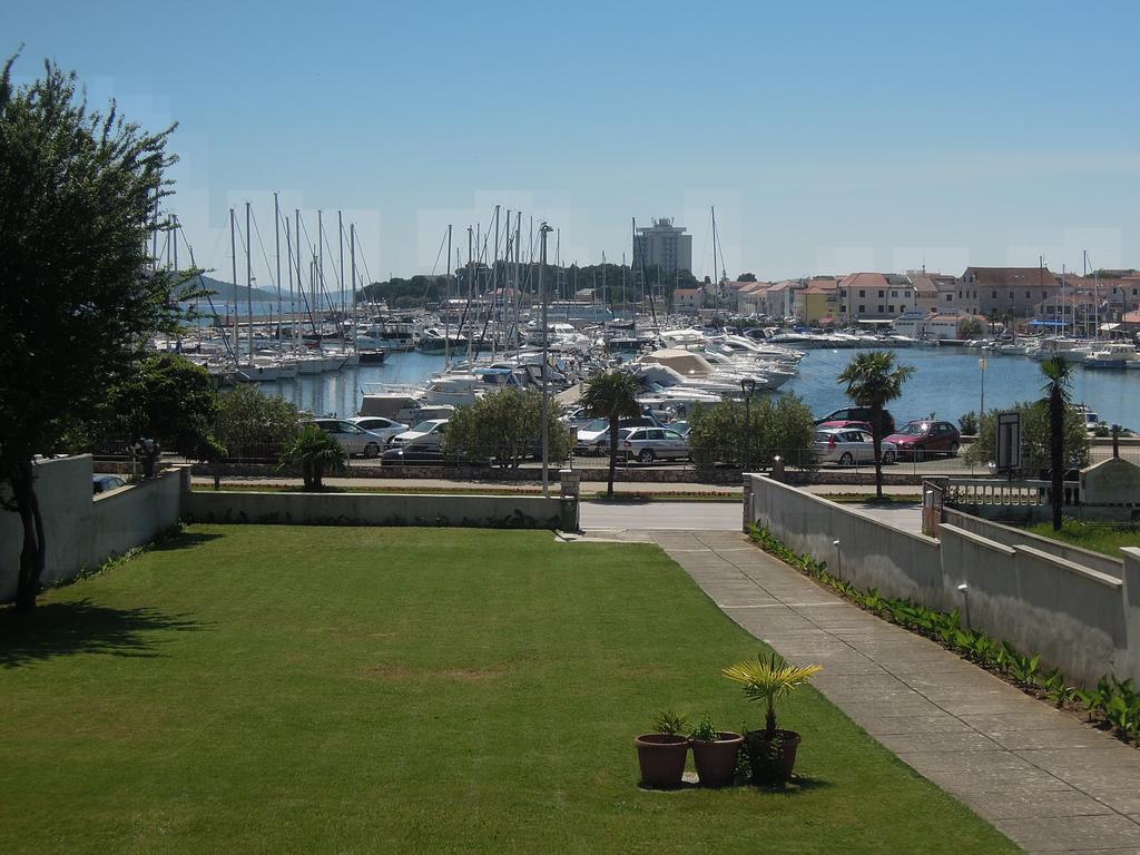 Apartment And Rooms Villa Kolonada Vodice Dış mekan fotoğraf