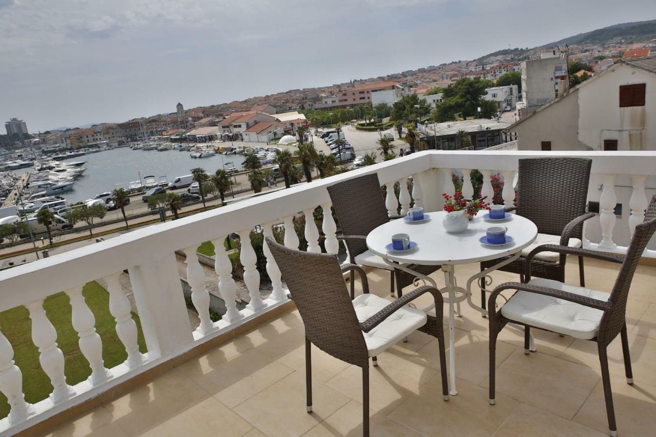 Apartment And Rooms Villa Kolonada Vodice Dış mekan fotoğraf