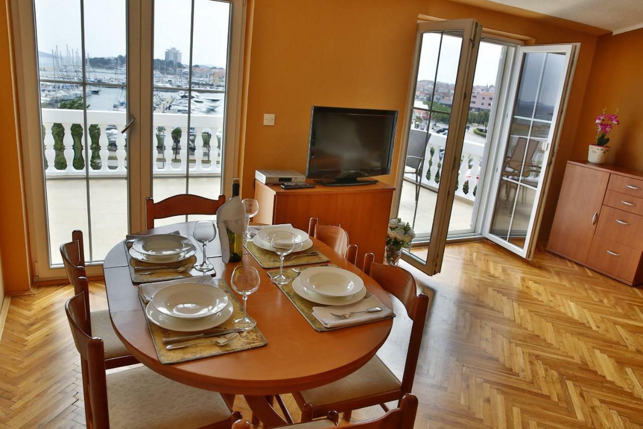 Apartment And Rooms Villa Kolonada Vodice Dış mekan fotoğraf
